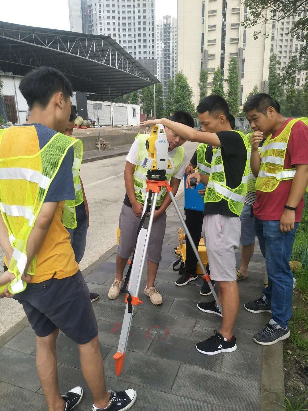GPS在工程測量中的運用——變形監測和水下地形測繪