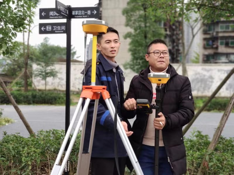 RTK啟動基準站的具體操作步驟--下個測量步驟順序：先輸入點名，輸入實際坐標，輸入斜高，確定。同樣電臺的電源燈以及信號燈秒閃次，便成功啟動了基準站。