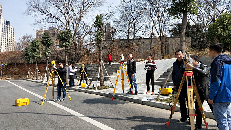 做道路橋梁測量要學哪些技能？